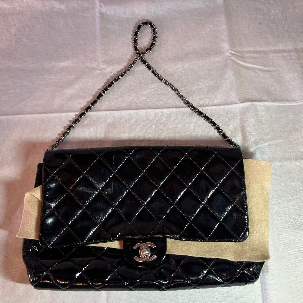 ✅ "2011 Chanel Lambskin Quilted Clutch – Black with Chain Flap – Rare & Elegant"